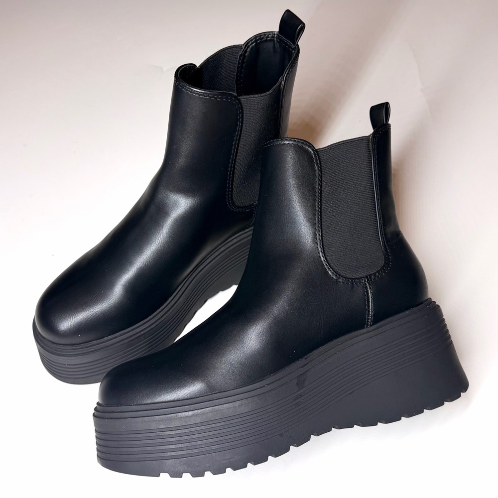 Nine West George Women's Platform Chelsea Black Boots Size- 8 M - Picture 5 of 9